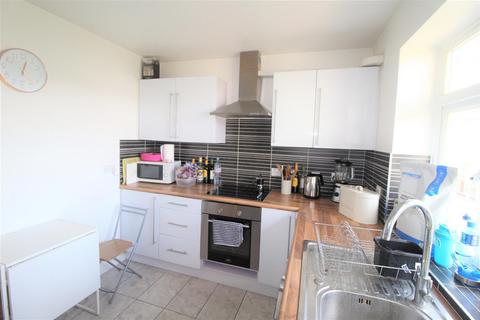 3 bedroom flat to rent, Olive tree house, Sharath street, London