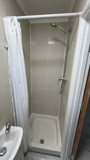 Studio to rent, 85 Hammersmith Road, London, W14