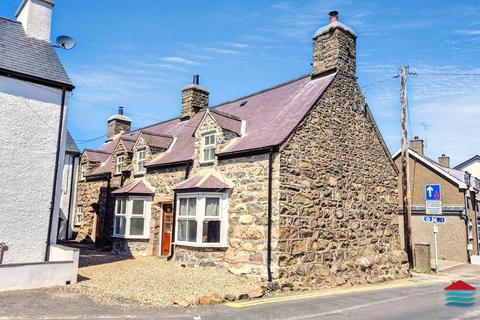 undefined, Stryd Y Ffynnon, Nefyn, LL53