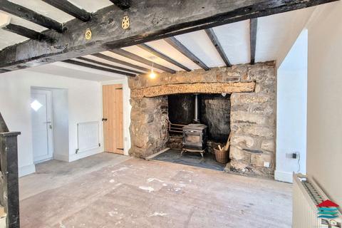 undefined, Stryd Y Ffynnon, Nefyn, LL53