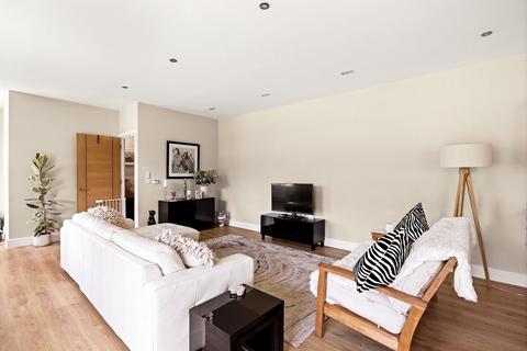 3 bedroom flat for sale, Crabble Hill, Dover, CT17