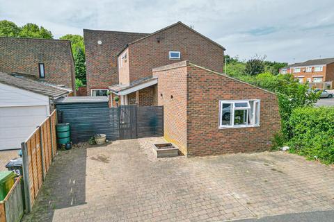 Denham Close, Milton Keynes MK3
