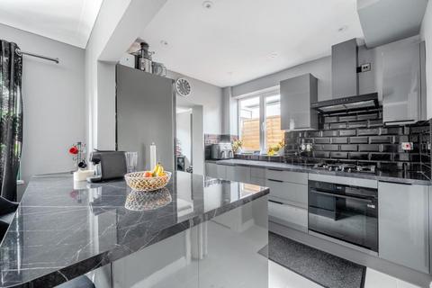 undefined, Bagshot,  Surrey,  GU19