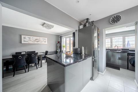 undefined, Bagshot,  Surrey,  GU19