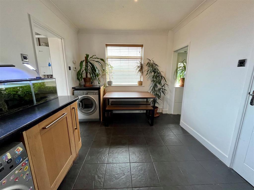 Dining Area.jpg