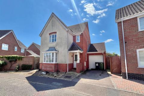62 Cranes Meadow, Harleston, IP20 9BY