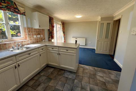 62 Cranes Meadow, Harleston, IP20 9BY