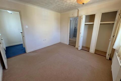 62 Cranes Meadow, Harleston, IP20 9BY
