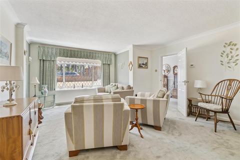 3 bedroom semi-detached house for sale, Woodhurst Drive, Denham