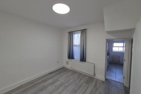 3 bedroom house to rent, Westminster Rd, Edmonton, London, N9