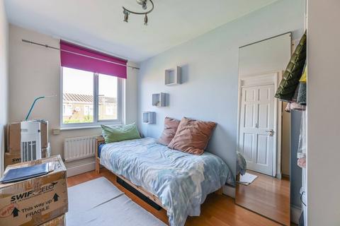 13 Radcliffe Path, London, SW8 3AX