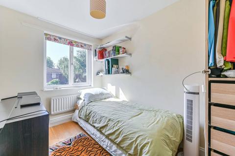 13 Radcliffe Path, London, SW8 3AX