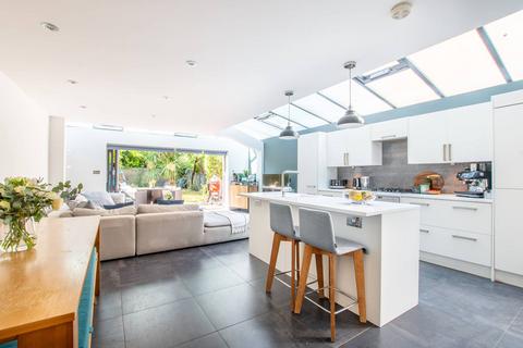 2 bedroom flat for sale, Melrose Avenue, Willesden Green, London, NW2