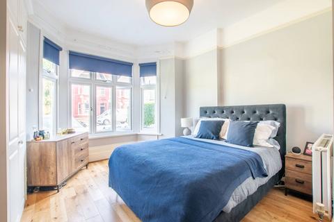 2 bedroom flat for sale, Melrose Avenue, Willesden Green, London, NW2