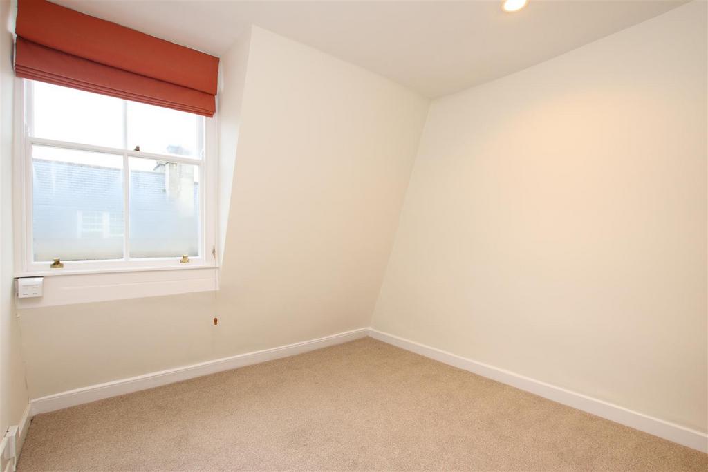 Bedroom two (2)