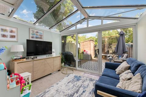 15 Farriers Close, Epsom, KT17 1LS