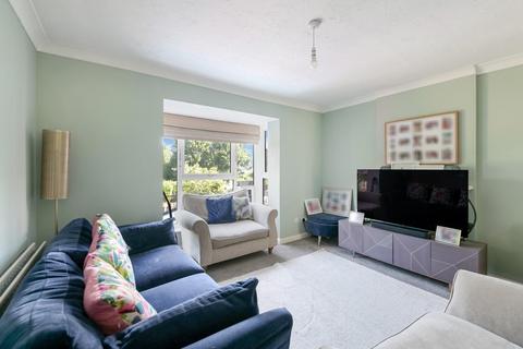 15 Farriers Close, Epsom, KT17 1LS