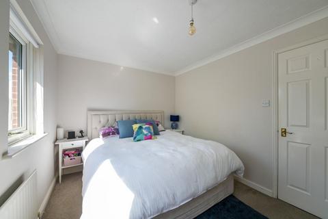 15 Farriers Close, Epsom, KT17 1LS