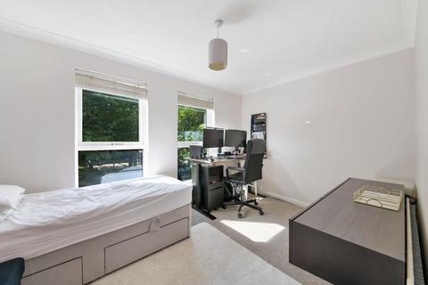15 Farriers Close, Epsom, KT17 1LS