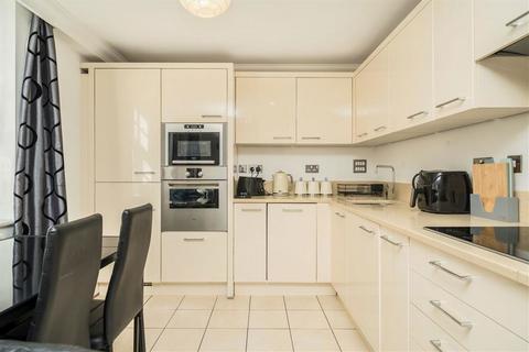 2 bedroom flat for sale, Huntley Street, London WC1E