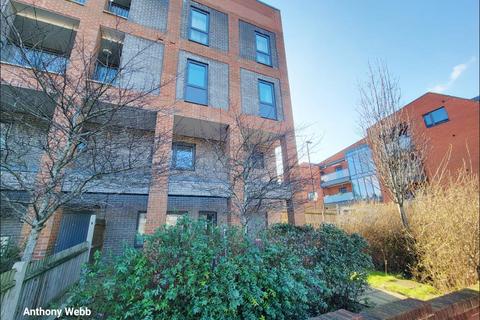 3 bedroom maisonette for sale, Telford Road, London, N11
