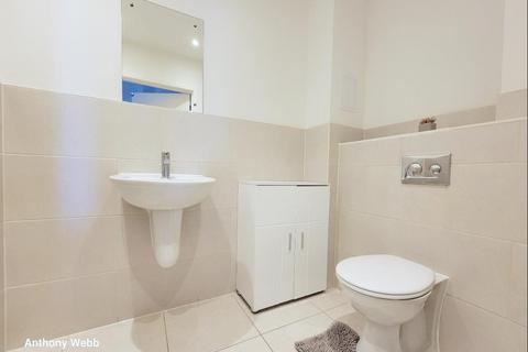 3 bedroom maisonette for sale, Telford Road, London, N11