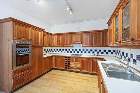 3 bedroom flat for sale, Heath Mansions, The Mount, Hampstead NW3