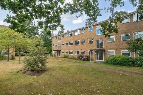 1 bedroom apartment for sale, Oakdene Court, Walton-on-Thames, Surrey