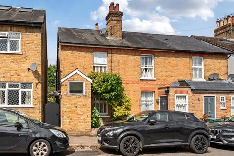 3 bedroom end of terrace house for sale, New Road, Weybridge, KT13