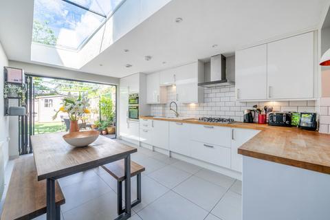 3 bedroom end of terrace house for sale, New Road, Weybridge, KT13