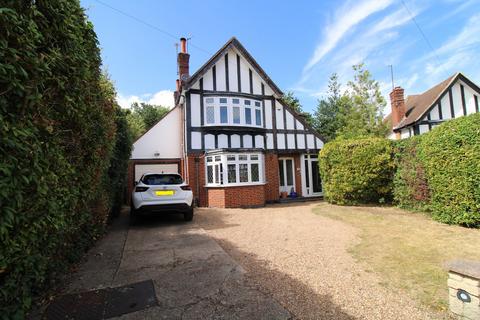 15 Winchester Park, Bromley, BR2 0PY