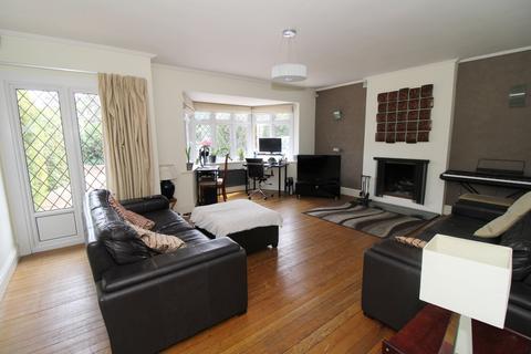 15 Winchester Park, Bromley, BR2 0PY