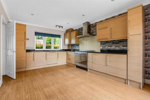 1 The Grove, Stevenage, SG2 9BS