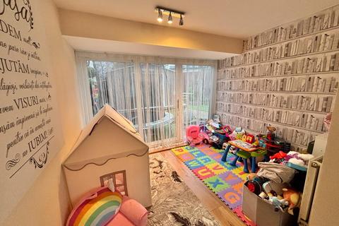3 bedroom end of terrace house for sale, Avon Drive, Kings Heath, Northampton NN5