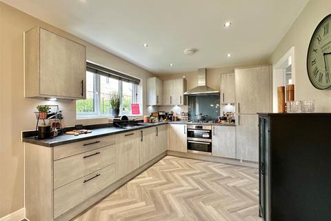 4 bedroom detached house for sale, Hayfield Road, High Peak SK22