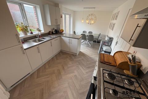 4 bedroom semi-detached house for sale, Tasker Way, Haverfordwest, Pembrokeshire . SA61 1FE