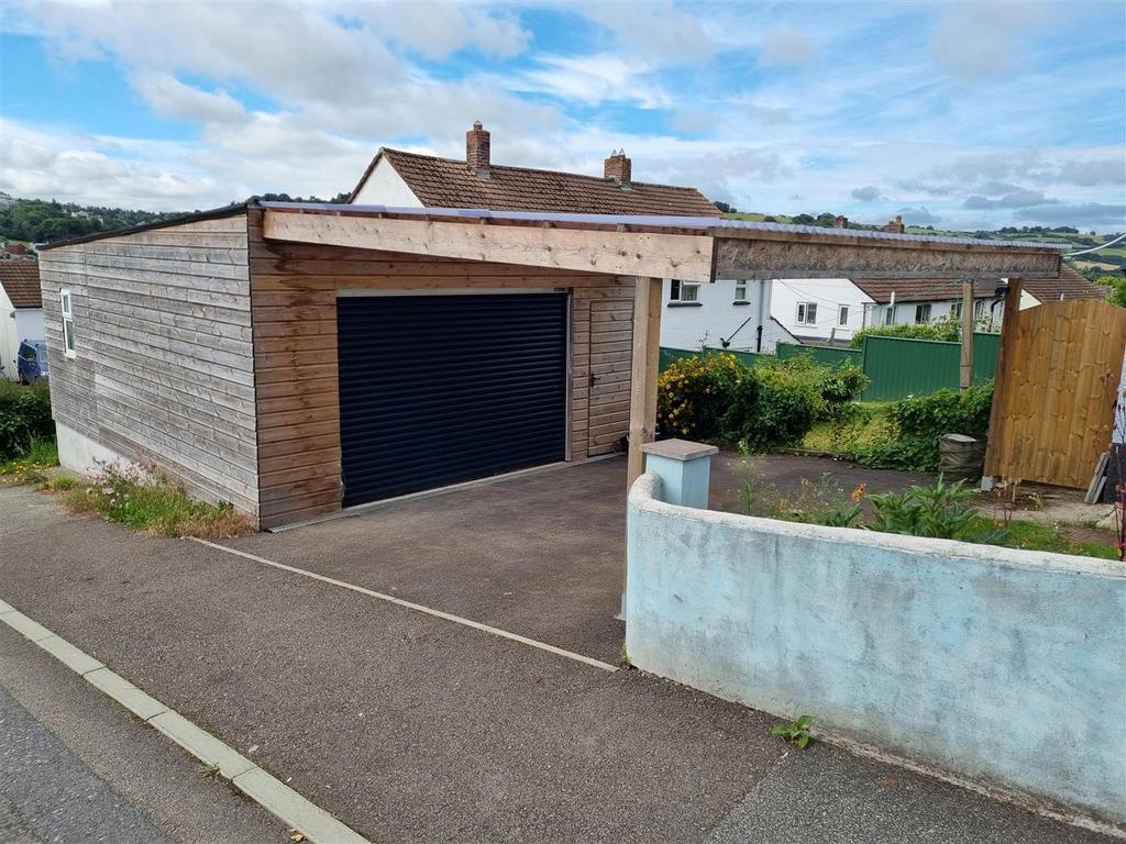 Garage 1.jpg