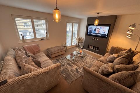 3 bedroom terraced house to rent, BAKESTONES AVENUE, Oldham OL3