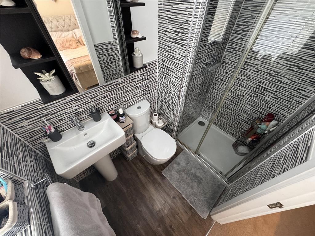 Master En-Suite