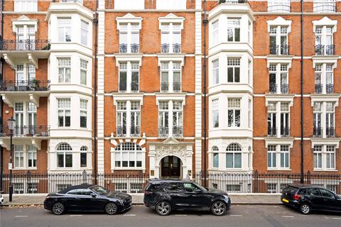 4 bedroom apartment for sale, Burton Court, Franklins Row, London, SW3