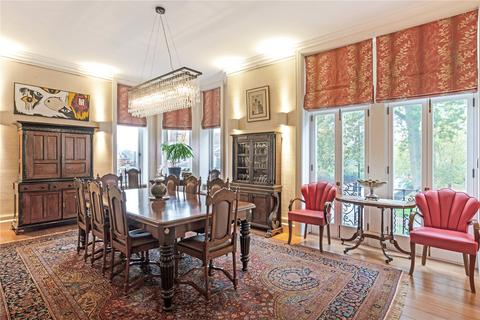 4 bedroom apartment for sale, Burton Court, Franklins Row, London, SW3