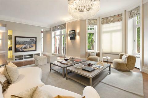 4 bedroom apartment for sale, Burton Court, Franklins Row, London, SW3