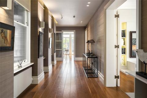 4 bedroom apartment for sale, Burton Court, Franklins Row, London, SW3