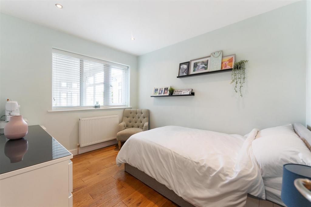 22 Langley Rise, Solihull, B92 9 DN 09669.jpg