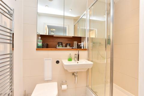 2 bedroom flat for sale, The Wharf, Chatham ME4