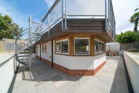 3 bedroom house for sale, Seagrove Manor Close, Seaview, PO34 5HP