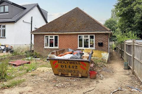 3 bedroom detached house for sale, 90 Bucknalls Lane, Watford, Hertfordshire, WD25 9NH