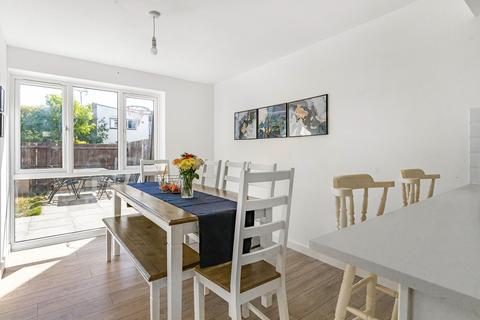 19, Eaton Court Regency Walk, Croydon, CR0 7US