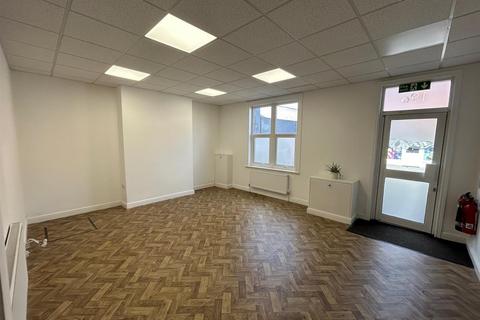 3 bedroom terraced house for sale, Chapel Street, Leigh