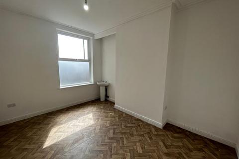 3 bedroom terraced house for sale, Chapel Street, Leigh